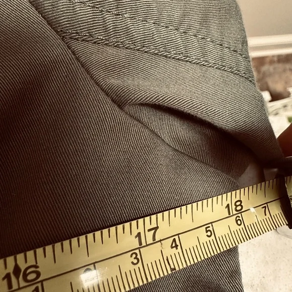 White House Black Market Army Green Utility Cropped Jacket Sz 8 - Picture 14 of 16